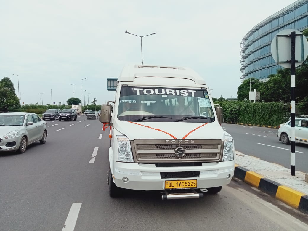 Tempo Traveller 20+1